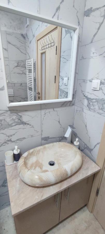 Jacuzzi Belle View Sinaia-Free Parking Appartement Buitenkant foto
